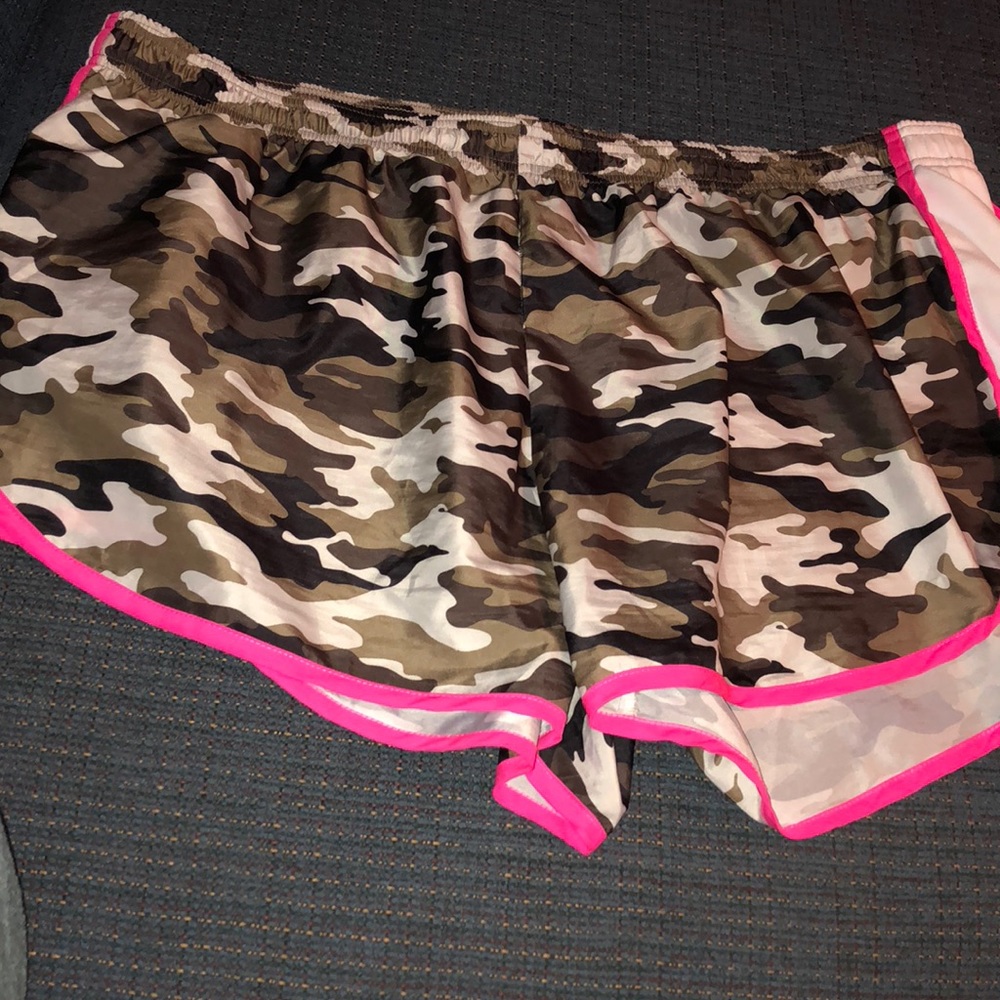 Camo polyester shorts